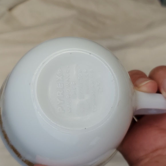 Pyrex Butterfly Gold Teacups Coffee Cups Set of 4 - Picture 4 of 7